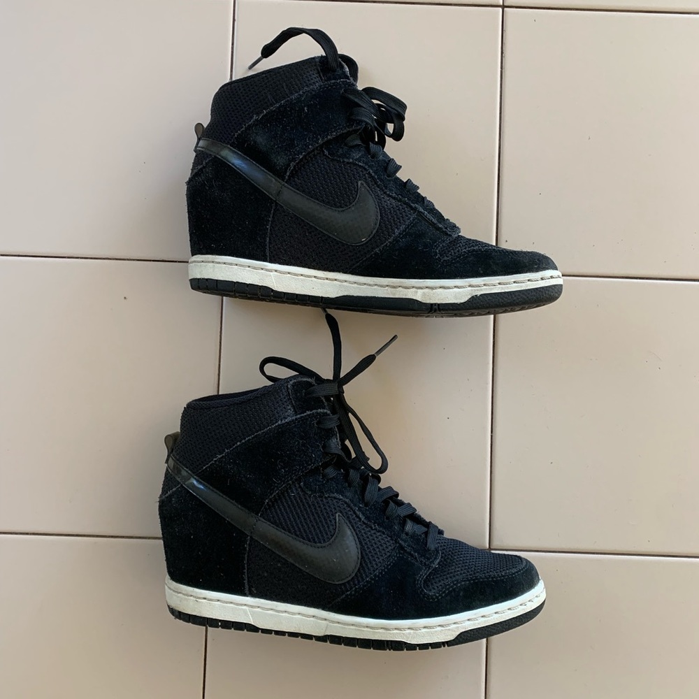 Nike Sky Hi Wedge Sneaker